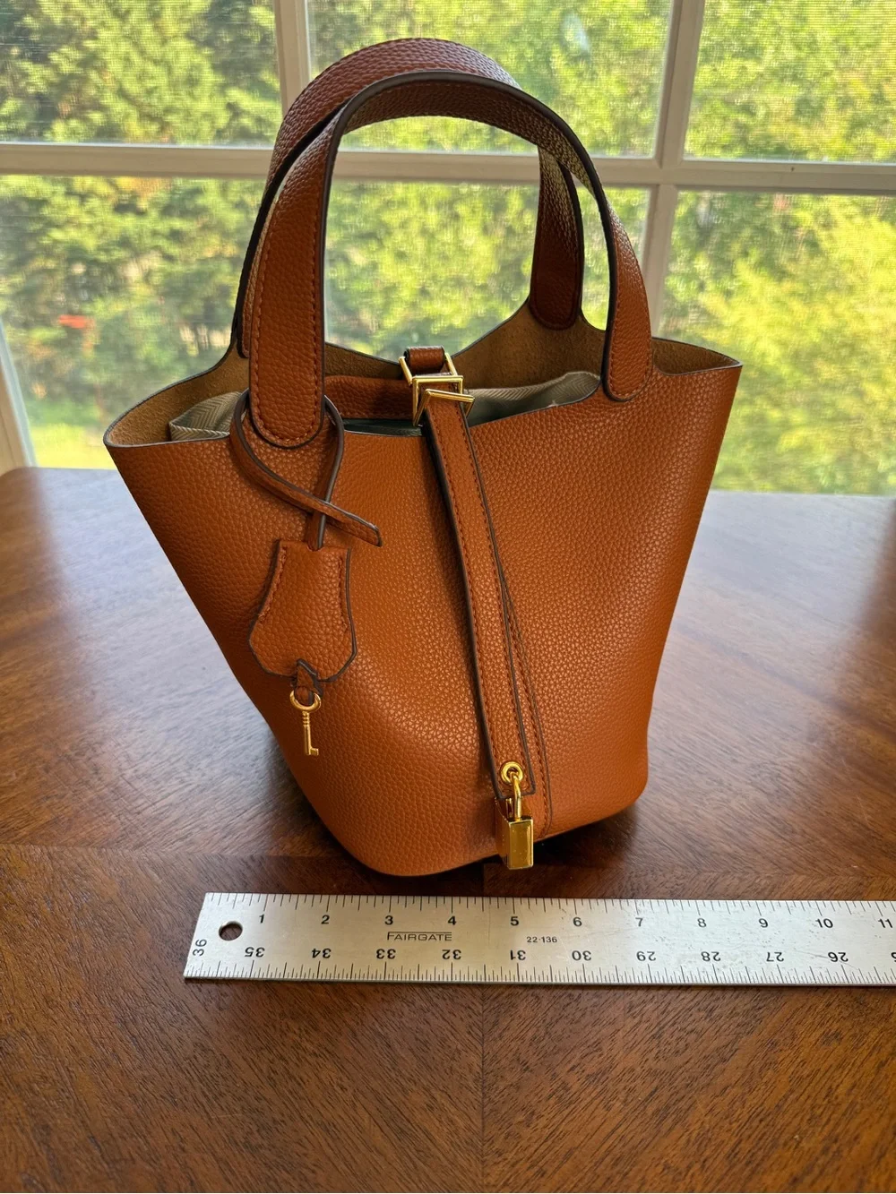 NWOT Women's Pebbled Leather or Faux Leather Bucket Bag with Drawstring Insert